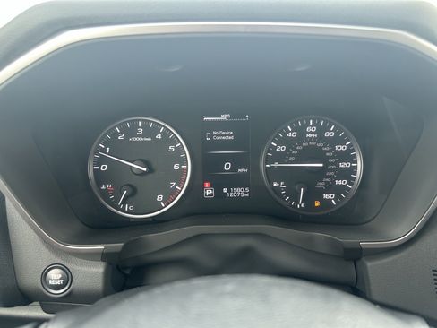 Used 2024 Subaru Ascent Premium w/ Convenience Package image 11