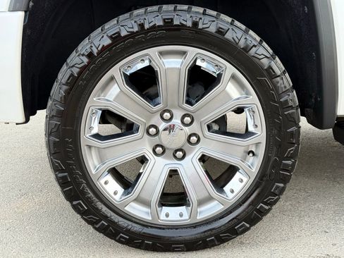 Used 2017 GMC Sierra 1500 Denali w/ Denali Ultimate Package image 18