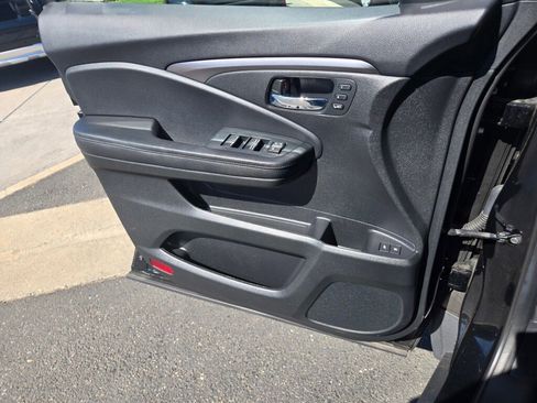 Certified 2022 Honda Pilot Special Edition image 19