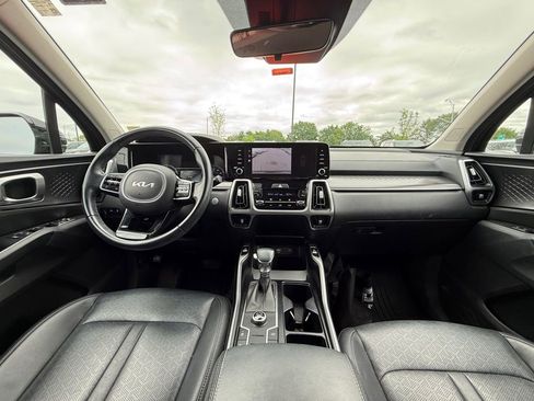 Used 2022 Kia Sorento S FWD image 27
