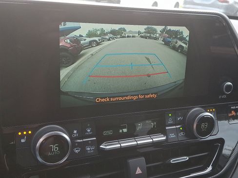 Used 2023 Toyota Highlander XSE image 19