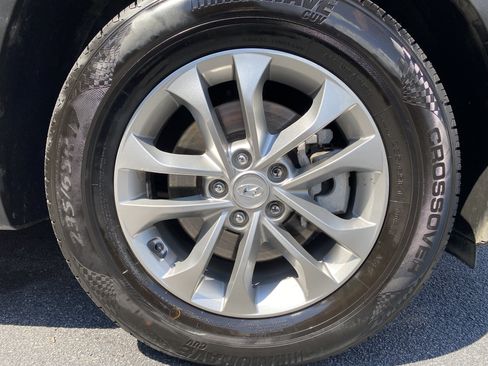 Used 2019 Hyundai Santa Fe SE AWD/4WD image 13