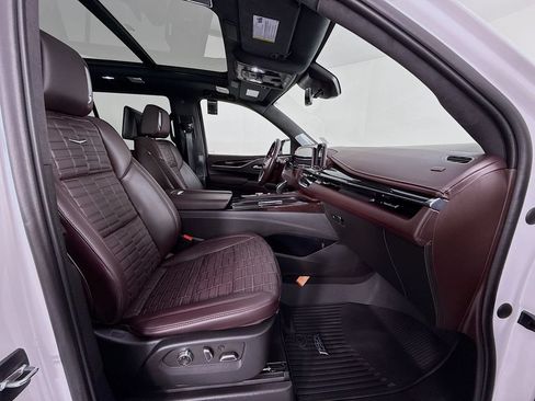 Used 2023 Cadillac Escalade Premium Luxury Platinum AWD/4WD image 31