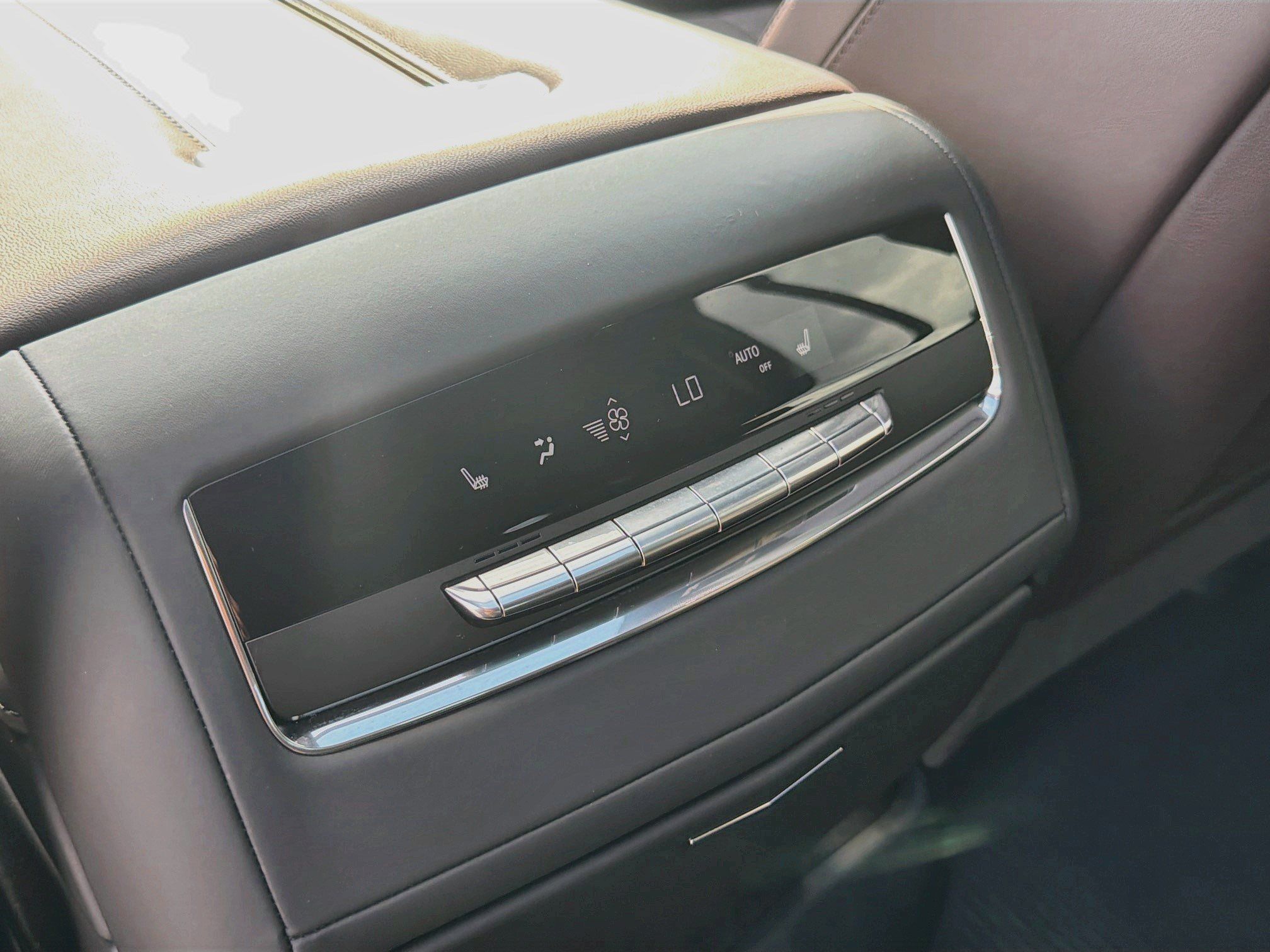 Certified 2024 Cadillac Escalade Sport Platinum AWD/4WD image 26