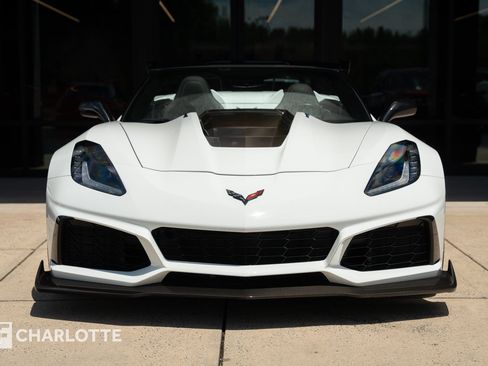 Used 2019 Chevrolet Corvette ZR1 w/ Battery Protection Package RWD image 4