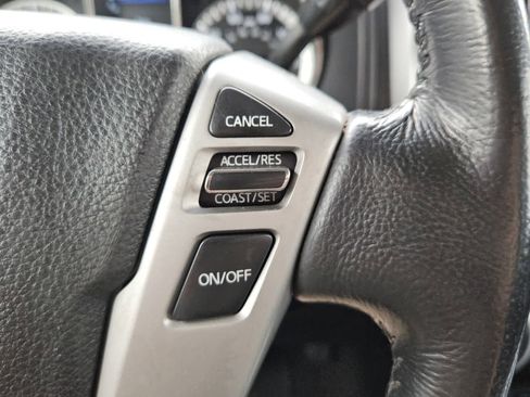 Used 2019 Nissan Titan SV w/ SV Convenience Package image 13