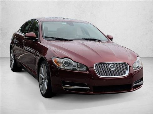 Used 2010 Jaguar XF Premium RWD image 3