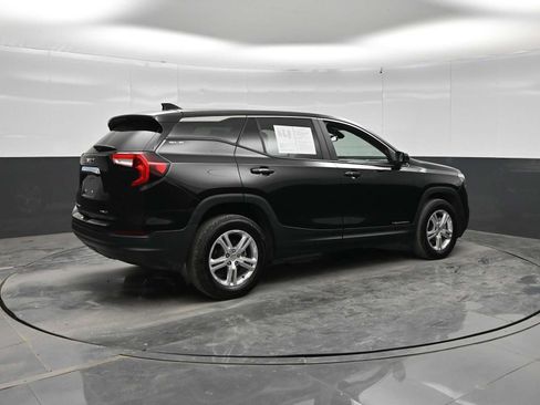Used 2024 GMC Terrain SLE AWD/4WD image 8