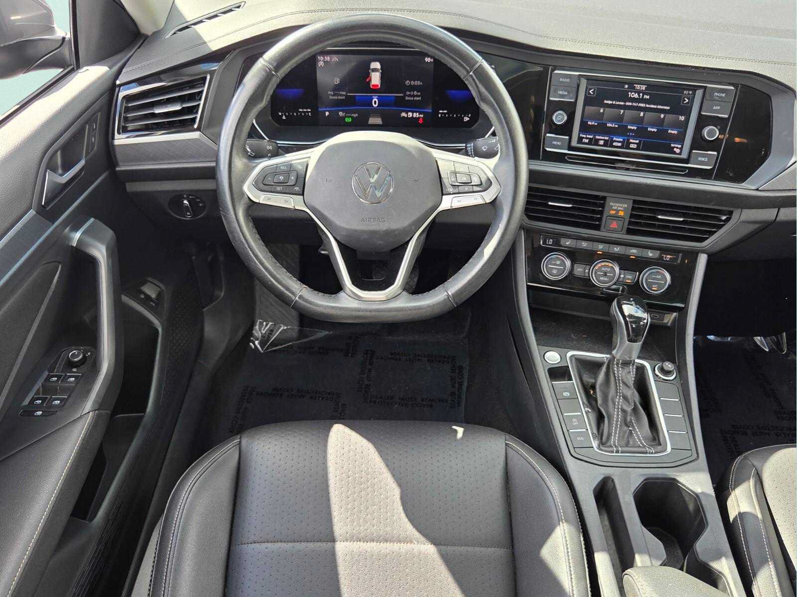 Used 2023 Volkswagen Jetta SE w/ Panoramic Sunroof Package FWD image 13