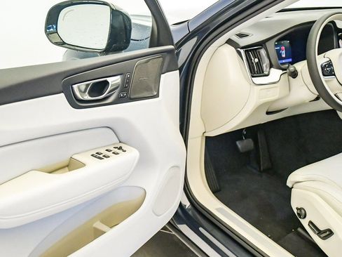 New 2026 Volvo XC60 B5 Ultra w/ Protection Package Premier AWD/4WD image 27
