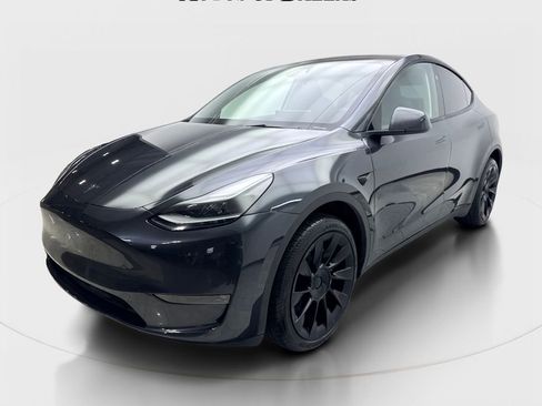 Used 2024 Tesla Model Y Long Range AWD/4WD image 2