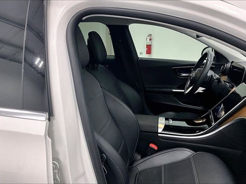 Used 2022 Mercedes-Benz C 300 Sedan image 7