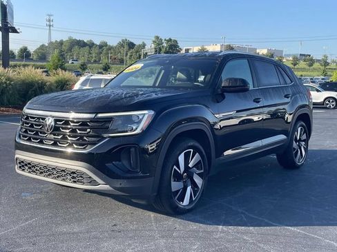 Certified 2024 Volkswagen Atlas Cross Sport SE FWD image 3
