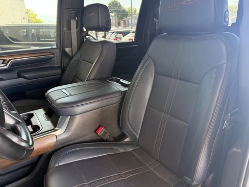 Used 2024 Chevrolet Silverado 3500 High Country w/ Technology Package AWD/4WD image 6