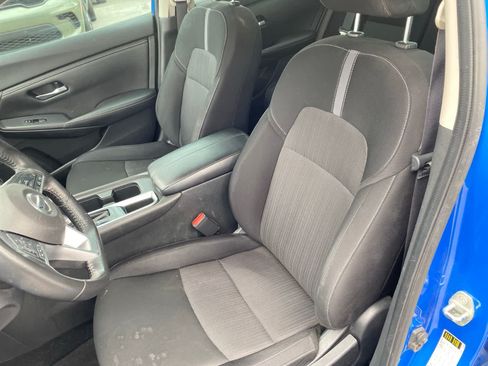 Used 2022 Nissan Sentra SV FWD image 11