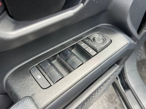 Used 2025 Toyota 4Runner SR5 AWD/4WD image 25