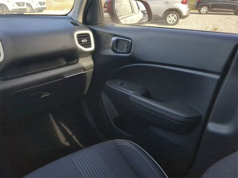 New 2025 Hyundai Venue Limited image 19