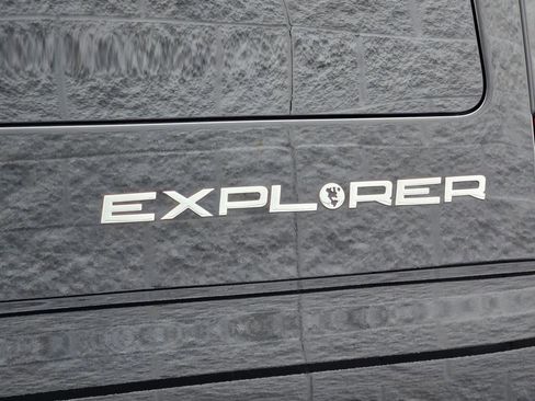 Used 2024 Mercedes-Benz Sprinter 2500 image 22