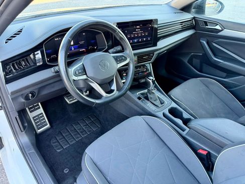 Used 2025 Volkswagen Jetta Sport image 19