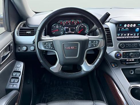 Used 2017 GMC Yukon XL SLT AWD/4WD image 10