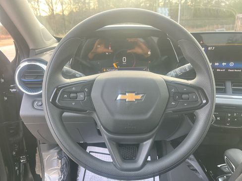 New 2026 Chevrolet Trax LT image 21