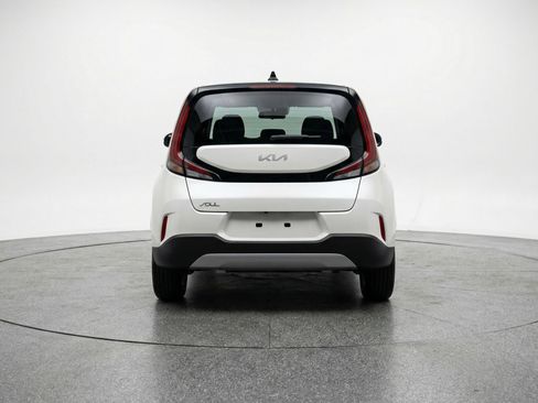 Used 2025 Kia Soul LX w/ LX Technology Package image 7