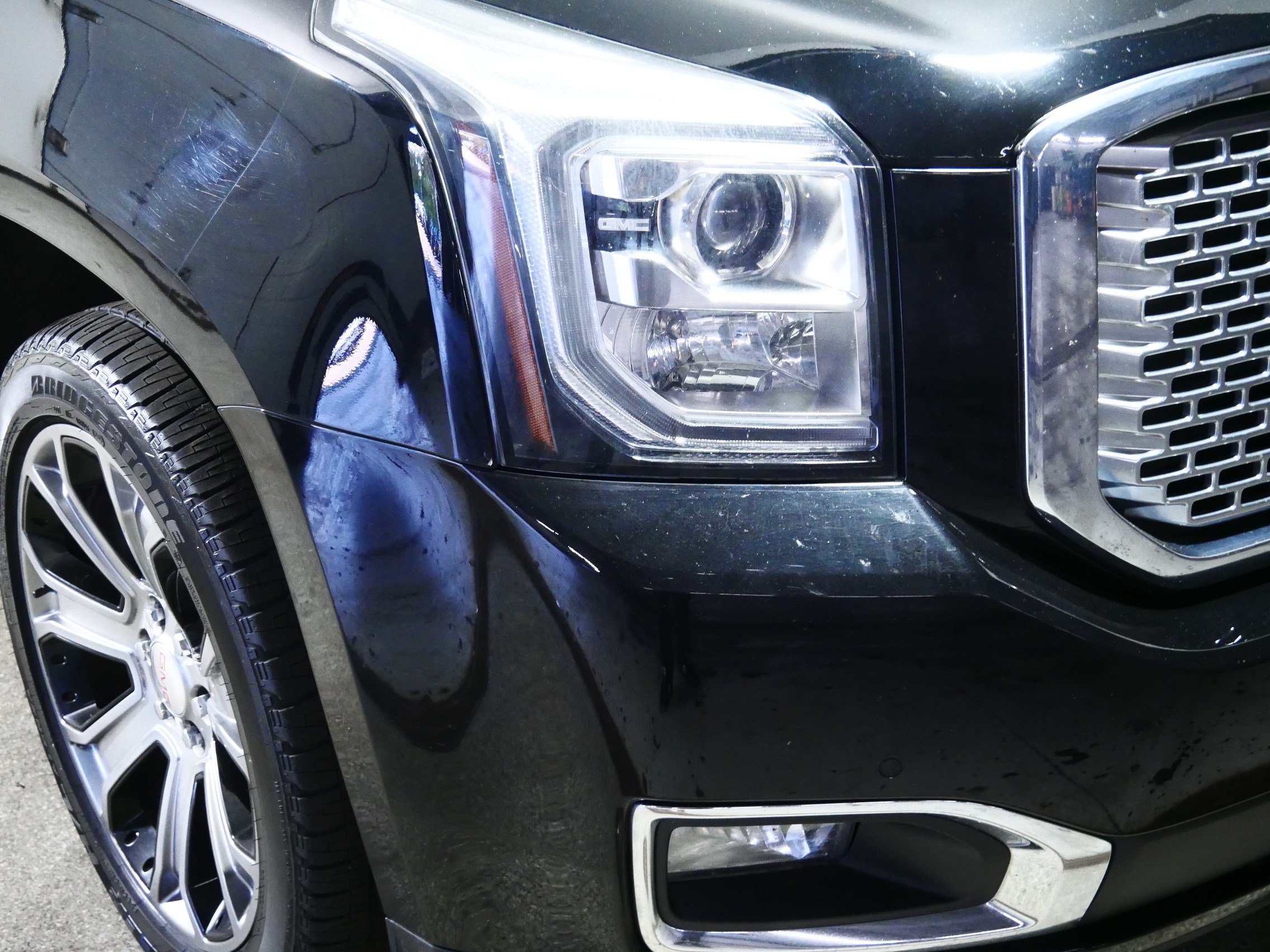 Used 2017 GMC Yukon XL Denali w/ Open Road Package AWD/4WD image 16