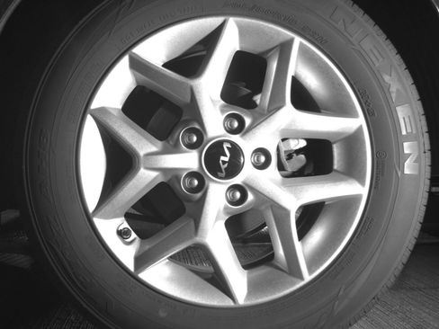 Used 2025 Kia Soul LX w/ LX Technology Package FWD image 17