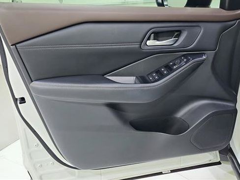 Certified 2023 Nissan Rogue SV w/ SV Premium B Package FWD image 20