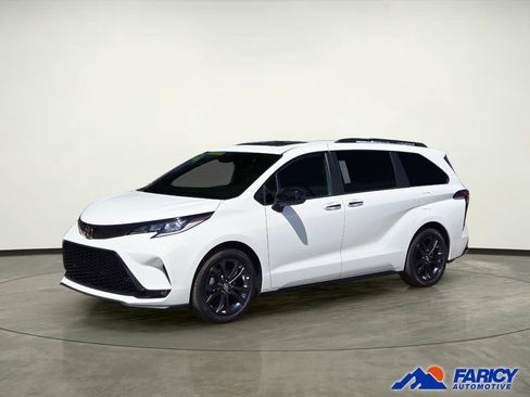 Used 2026 Toyota Sienna XSE FWD image 1