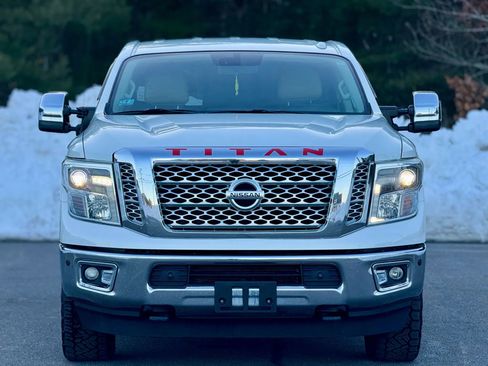 Used 2016 Nissan Titan SL image 2
