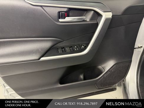 Used 2021 Toyota RAV4 XLE AWD/4WD image 19