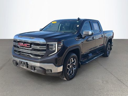 Used 2022 GMC Sierra 1500 SLT w/ X31 Off-Road Package image 9