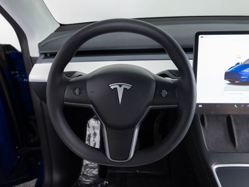 Used 2024 Tesla Model Y Long Range AWD/4WD image 31