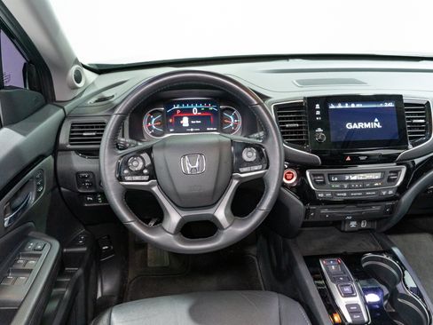 Used 2021 Honda Pilot Touring image 11