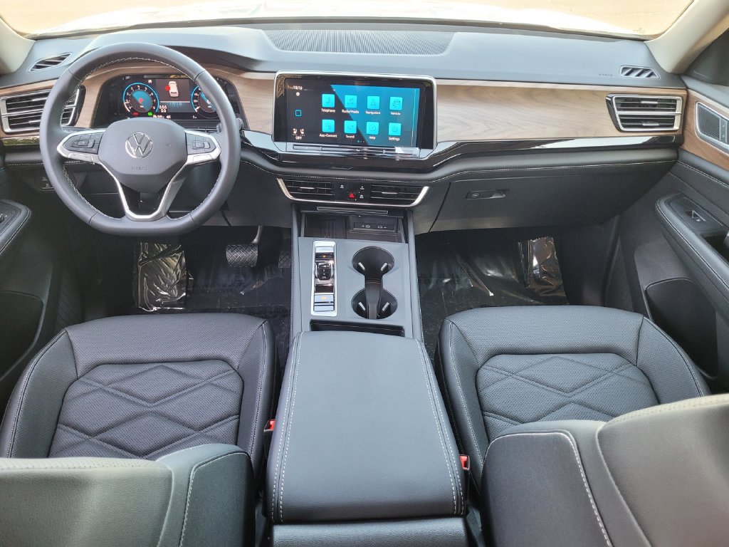 New 2026 Volkswagen Atlas SE FWD image 16