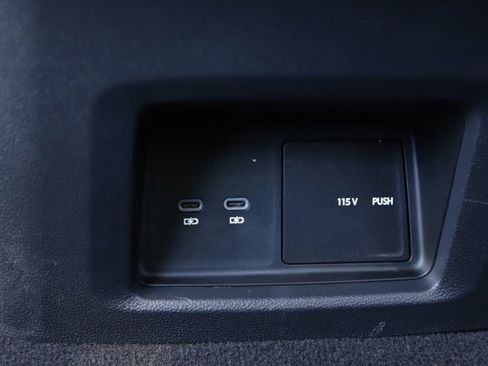 Used 2024 Volkswagen Atlas SE image 23