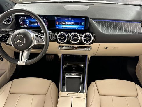 Certified 2025 Mercedes-Benz GLA 250 4MATIC image 15
