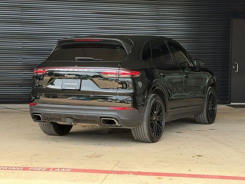 Certified 2023 Porsche Cayenne AWD/4WD image 8