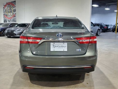 Used 2013 Toyota Avalon Limited w/ Technology Pkg FWD image 10