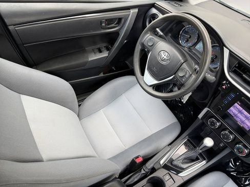 Used 2018 Toyota Corolla L FWD image 15
