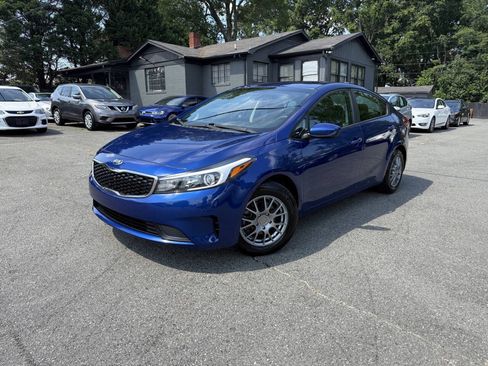 Used 2017 Kia Forte LX FWD image 1