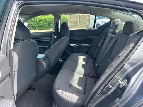 Used 2025 Nissan Altima 2.5 SV FWD image 15
