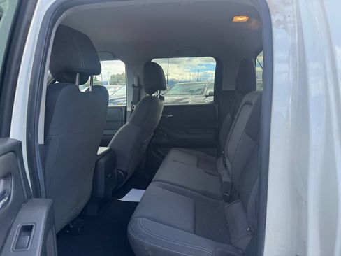 Used 2026 Nissan Frontier SV AWD/4WD image 5
