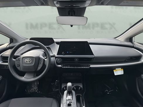 Used 2025 Toyota Prius LE image 11