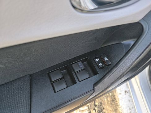 Used 2015 Toyota Corolla LE image 16