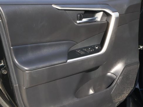 Used 2020 Toyota RAV4 XLE image 16