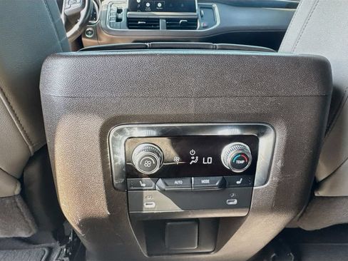 Used 2022 GMC Yukon SLT w/ SLT Premium Package RWD image 24