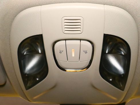 Used 2019 Jeep Compass Latitude w/ Safety & Security Group image 36