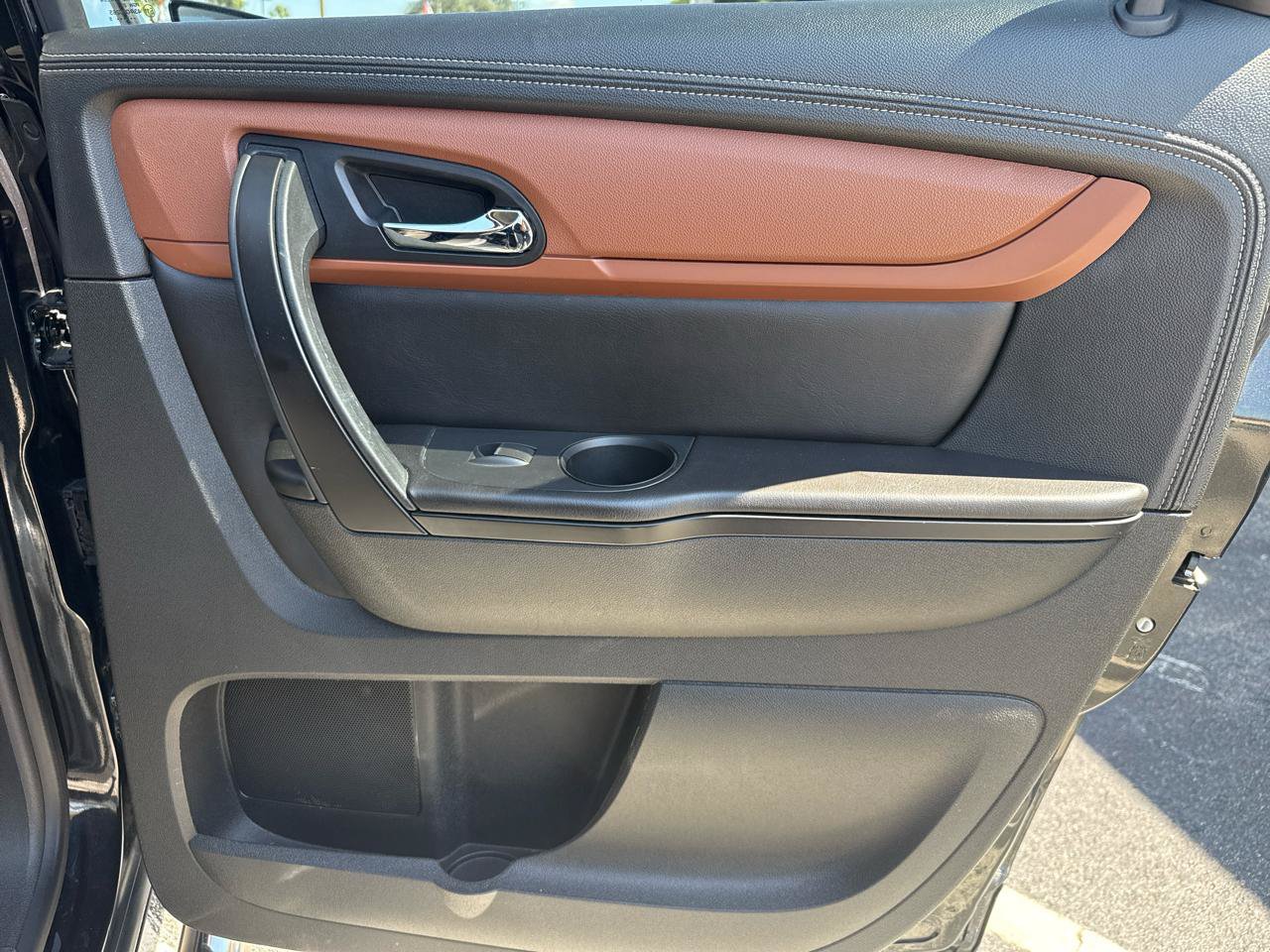Used 2015 Chevrolet Traverse LT w/ Style and Technology Package FWD image 21